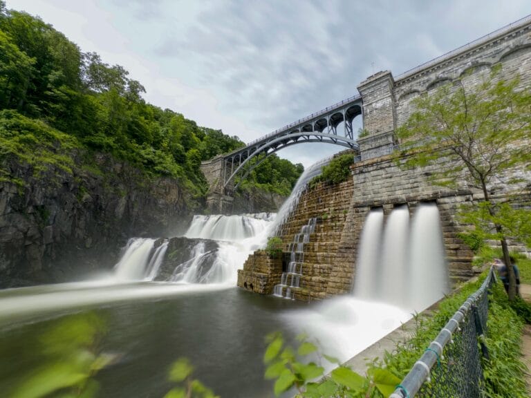 this the photo of the new croton dam